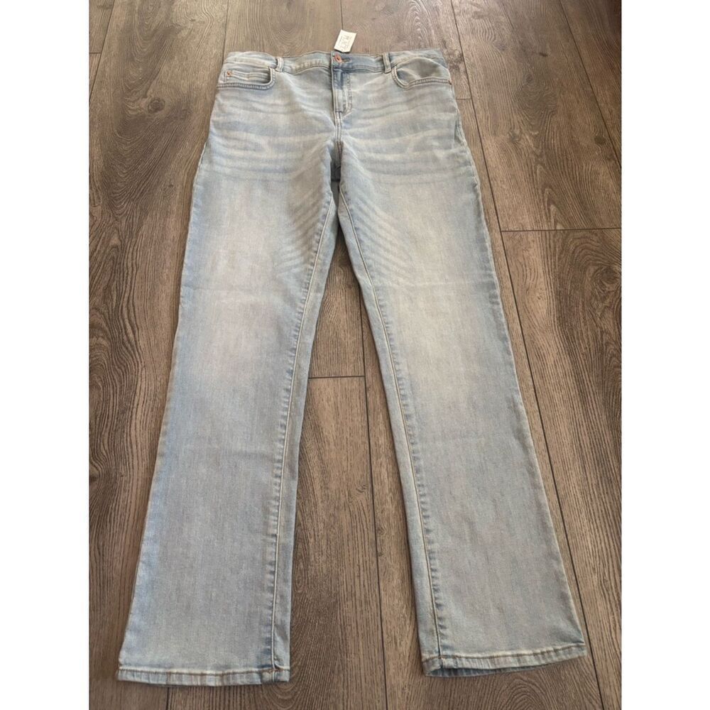 Children’s place Light Wash boys Straight Jeans - Comfortable Everyday Style